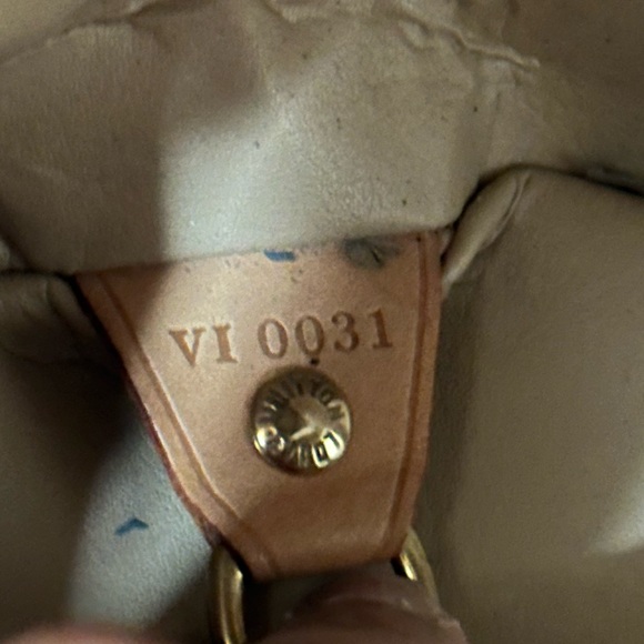 Louis Vuitton Monogram Yellow Vernis Bedford Barrel Bag - Picture 13 of 13